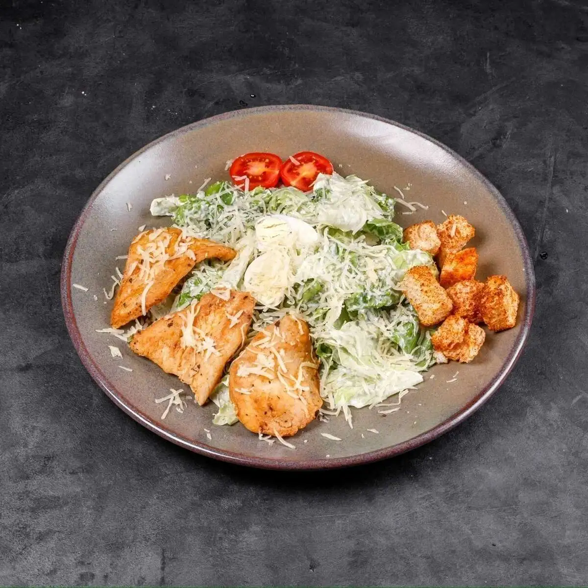 Салат Цезарь с курицей