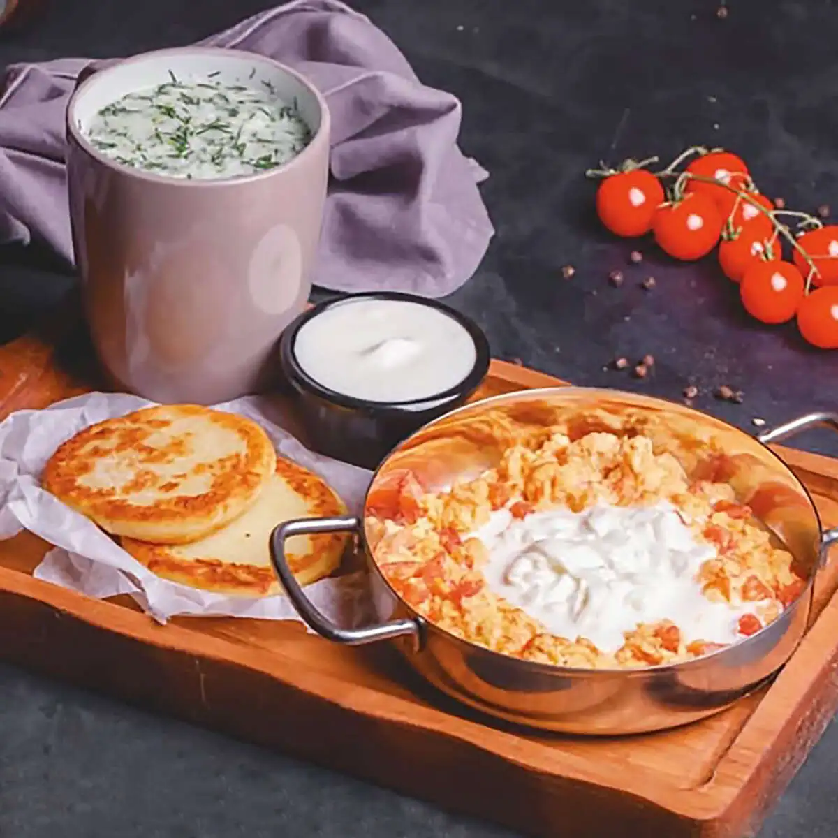 Яичница с сыром страчателла