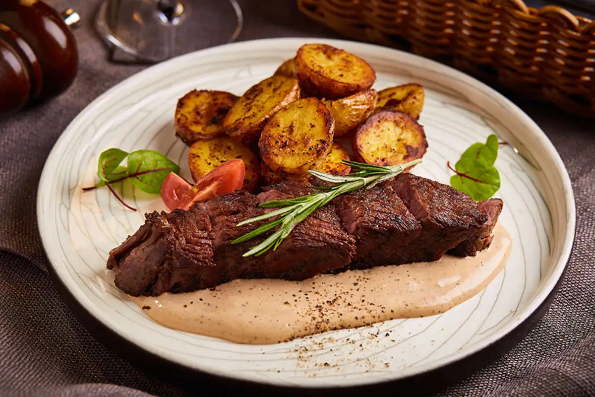 Говядина black pepper с бэби картофелем