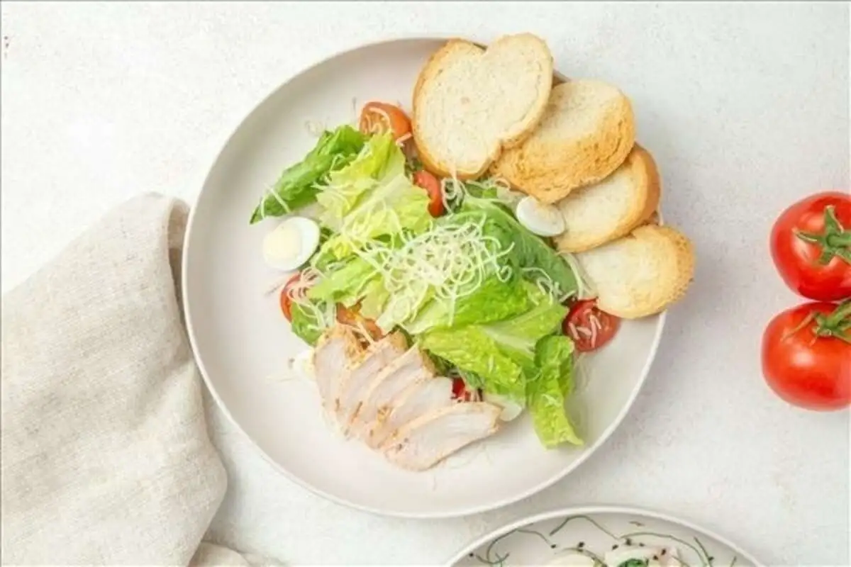 Салат Цезарь с курицей *