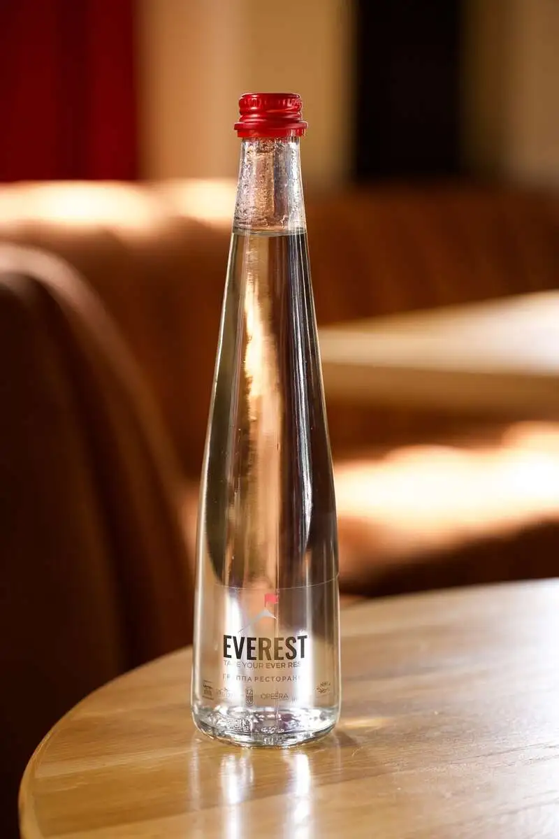 Вода Everest без газа