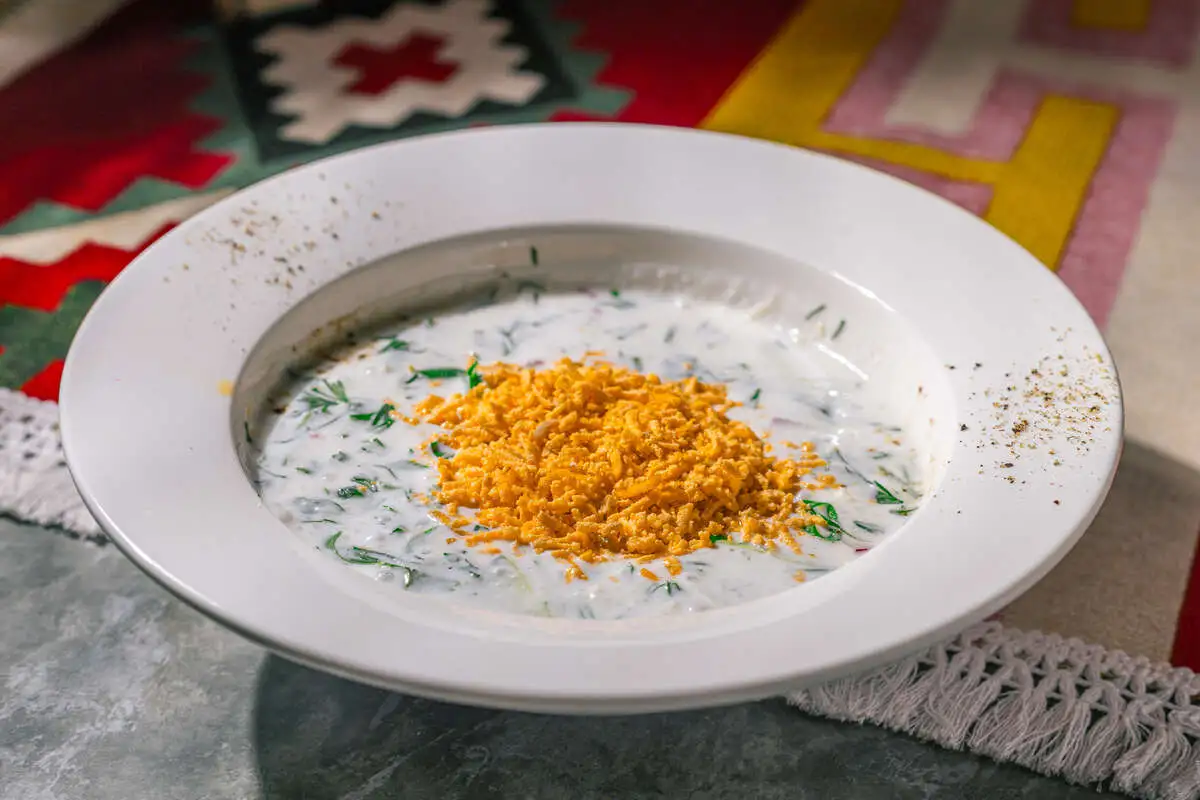 Холодный суп с мацони, яйцом и зеленью