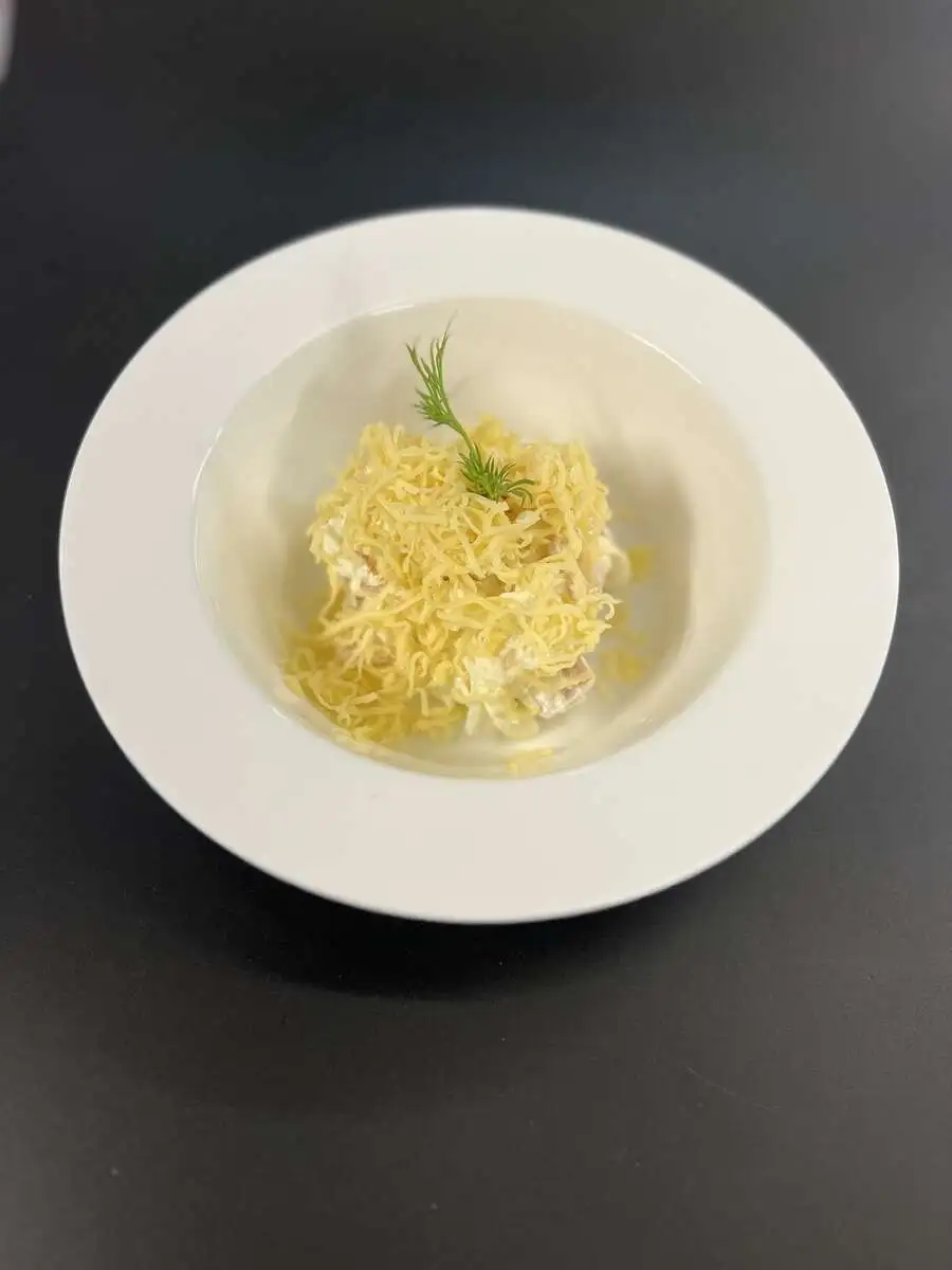 БЛ Салат с карбонадом и ананасом