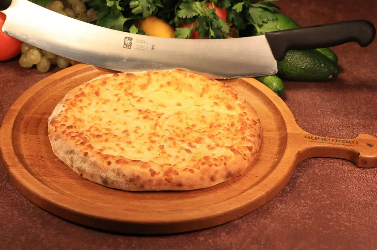 Хачапури по-мегрельски