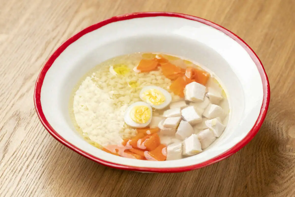 Бульон с курочкой и макарошками