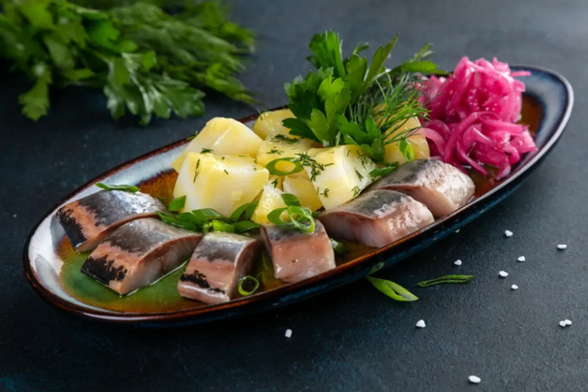 Сельдь пряного посола с картофелем