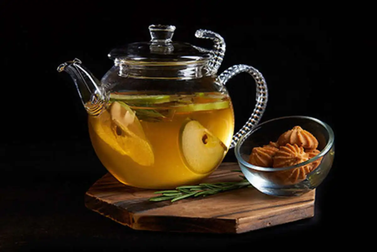 ЖАСМИНОВЫЙ ЧАЙ С КОРИЦЕЙ И ЯБЛОКОМ