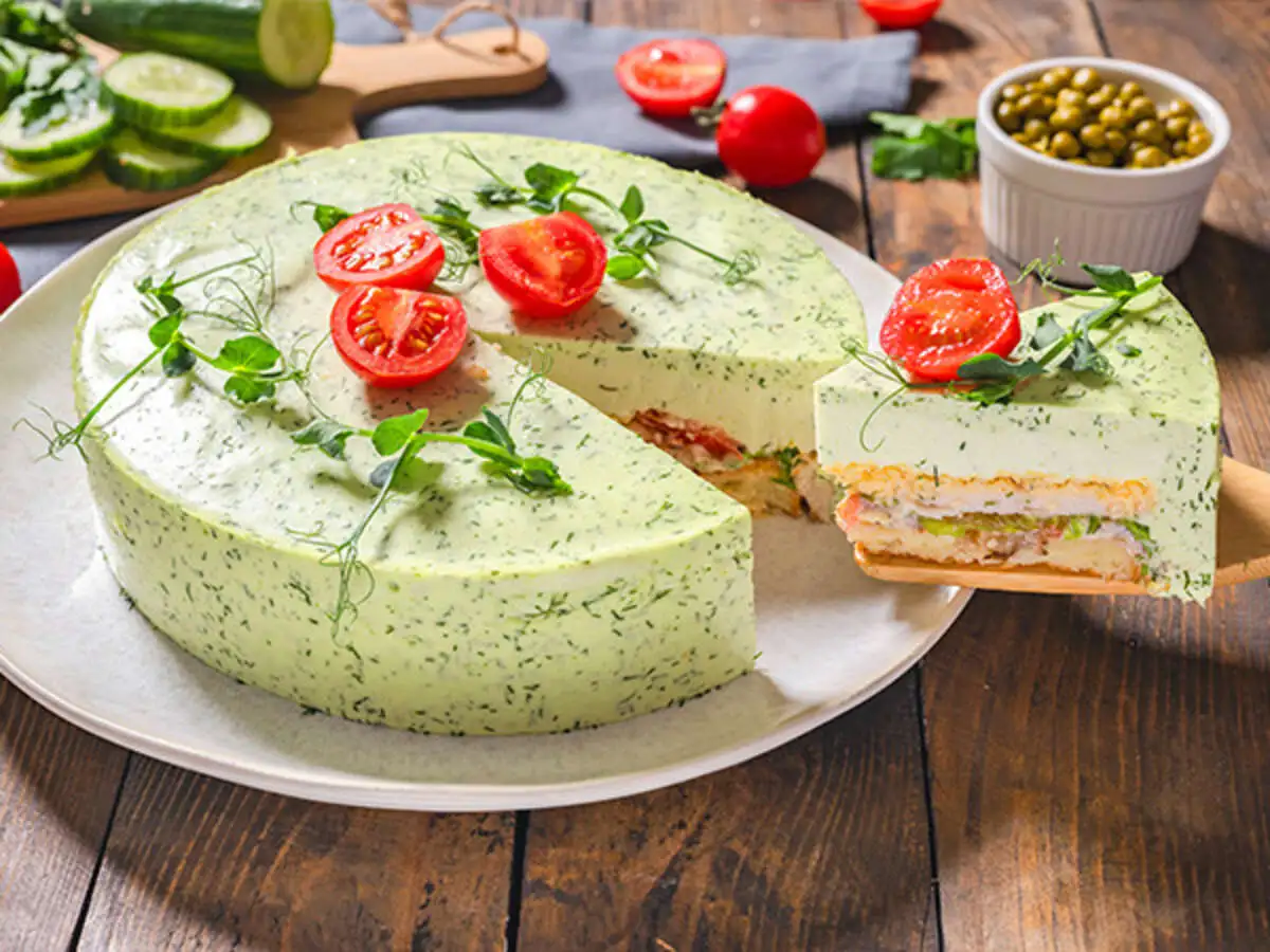 Закусочный торт с курицей