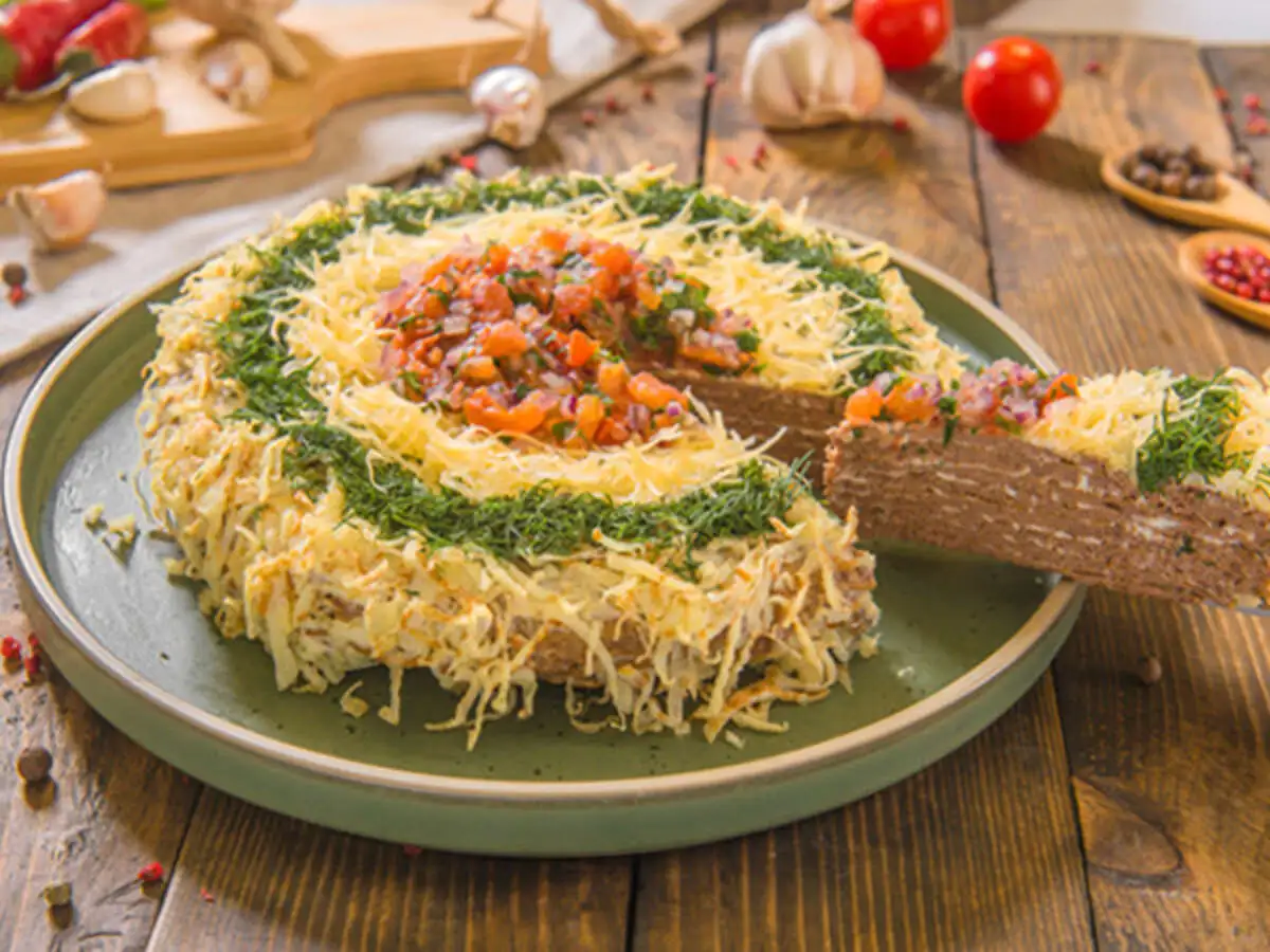 Наполеон из куриной печени банкет