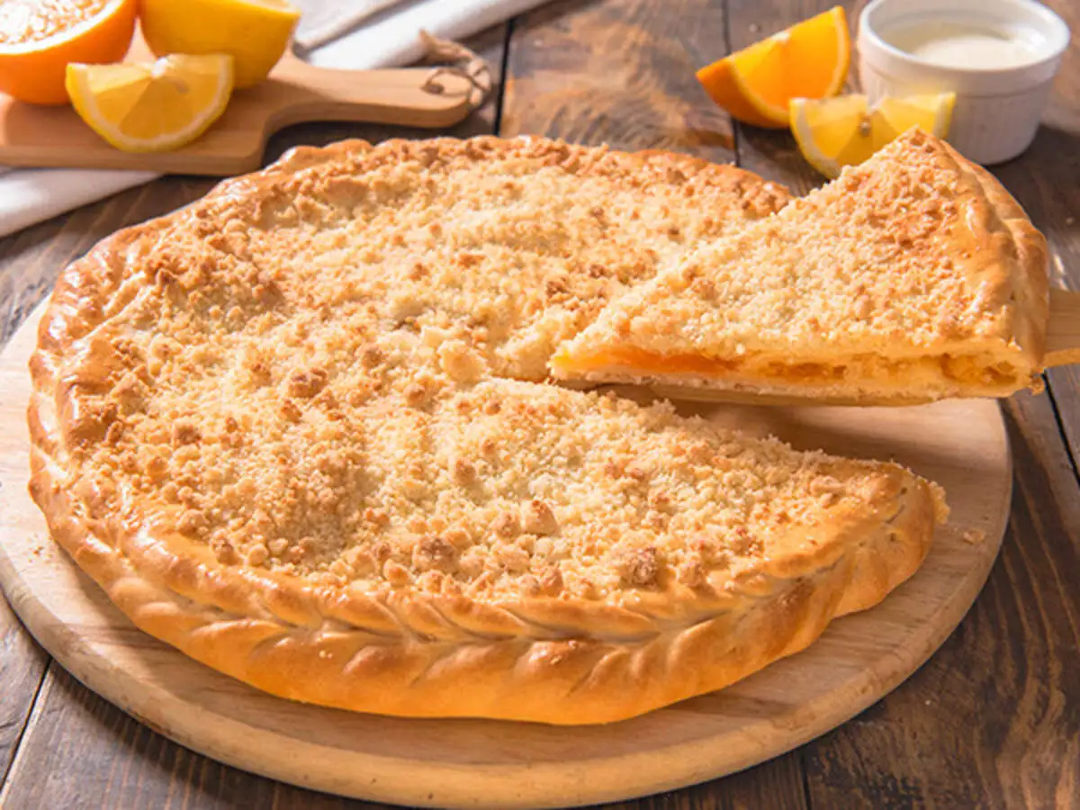 Пирог с апельсином и сливочным соусом