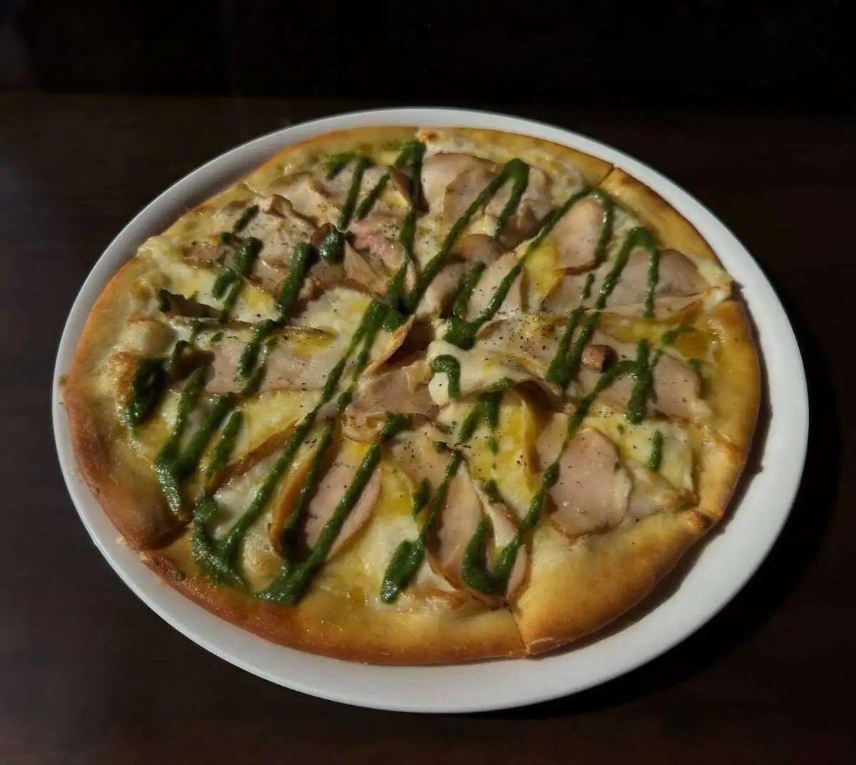 Пицца Сырный цыпленок с соусом "Песто"/Cheese chicken Pesto
