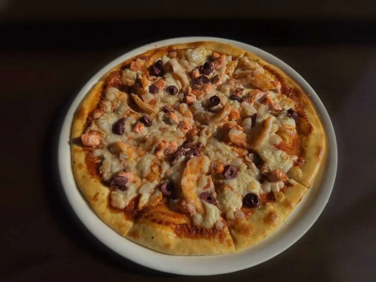 Пицца морская /Pizza with seafood