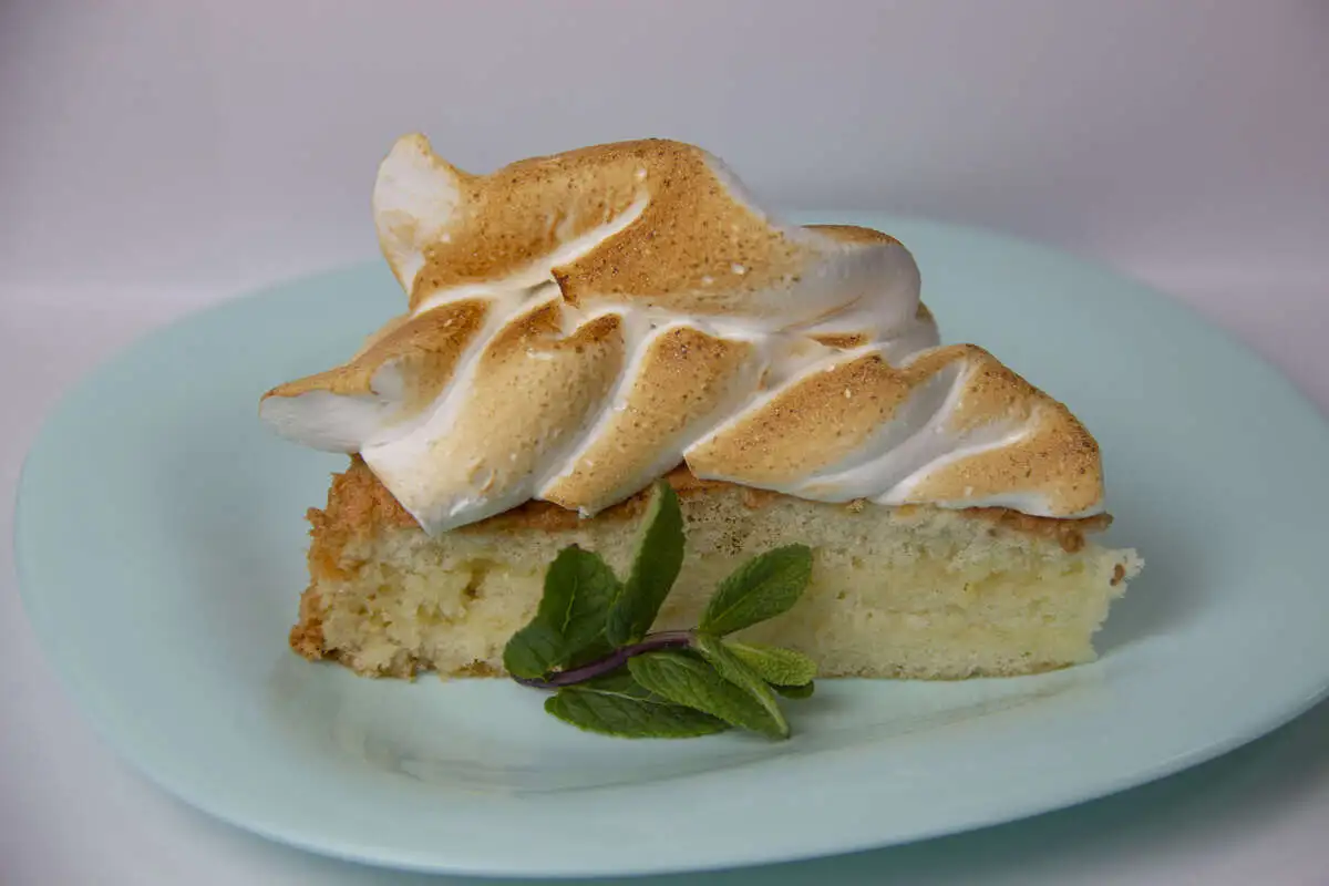 Королевская меренга с лимонным курдом