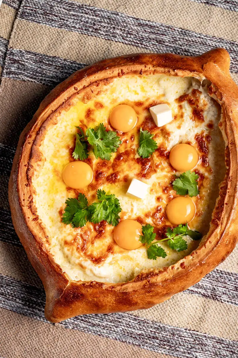 Королевский хачапури по-аджарски