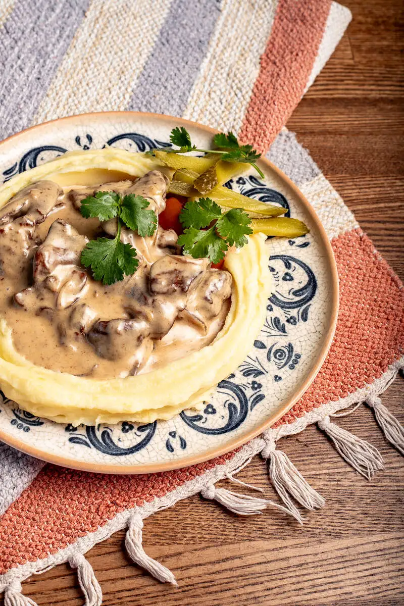 Куриная печень с картофельным пюре