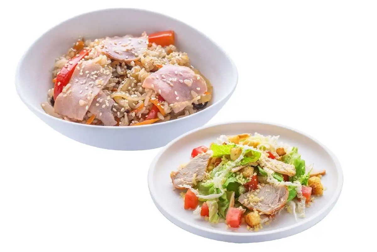 Ланч Тяхан с грудинкой + салат Цезарь с курицей