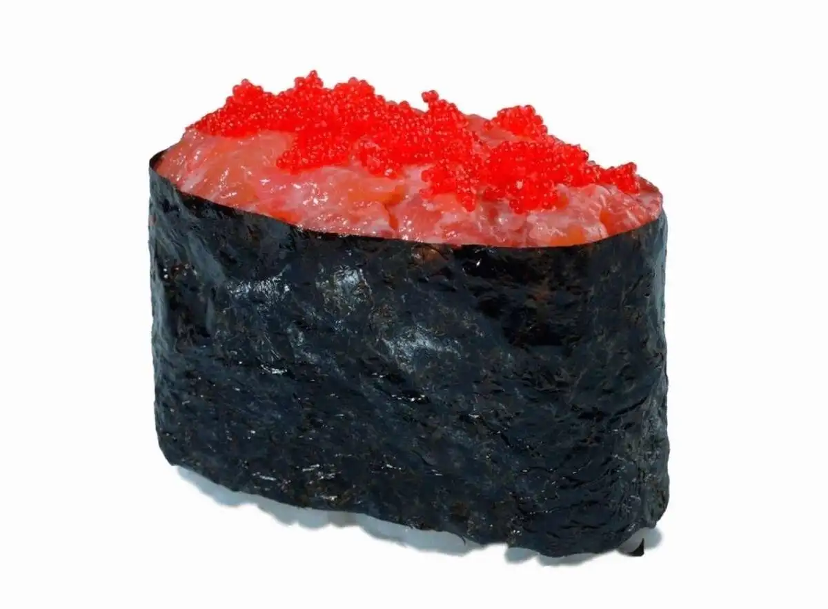Гункан с лососем, 1 шт, 45 г