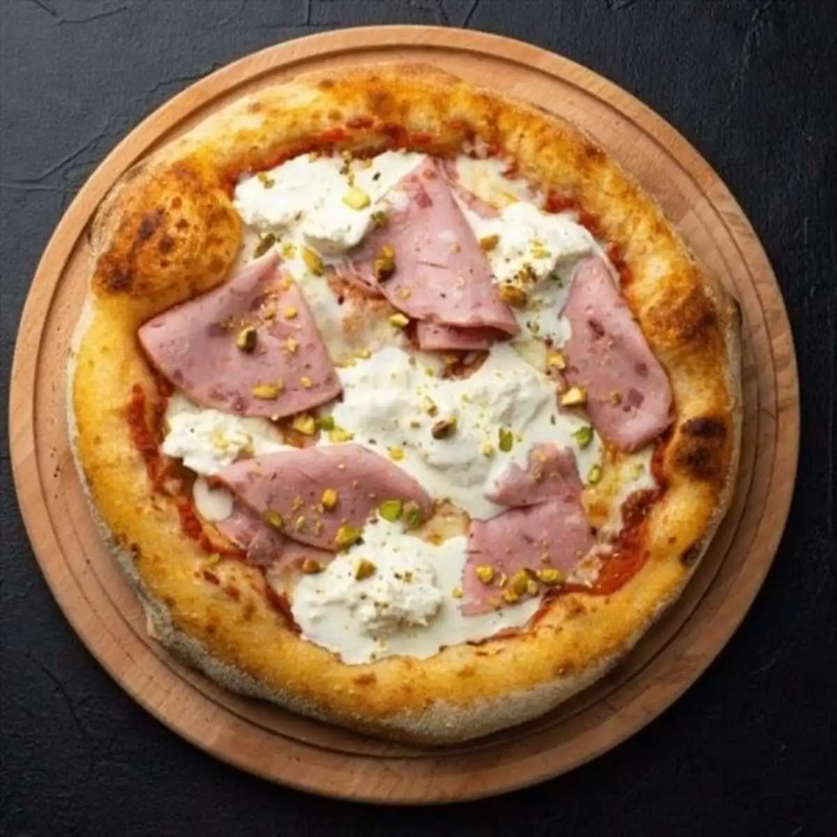 Пицца с мортаделлой и фисташками