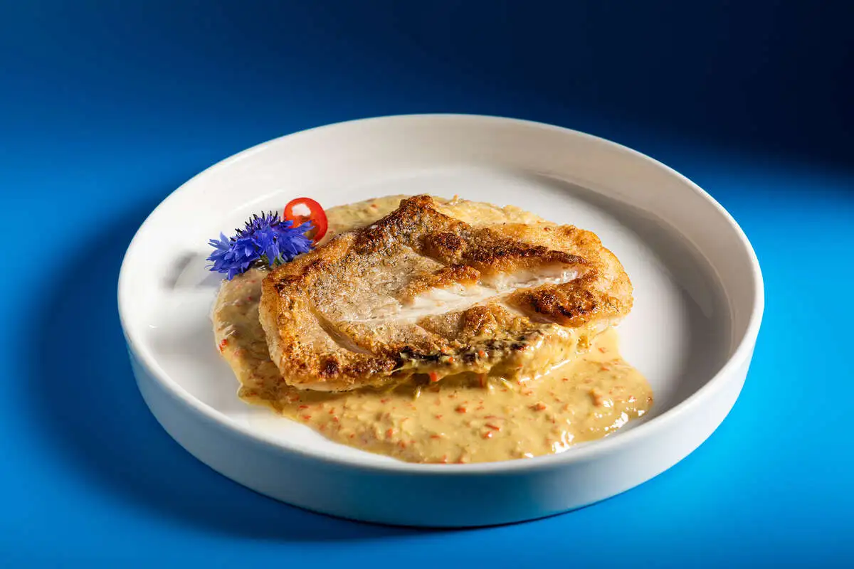 Морской окунь с японским карри