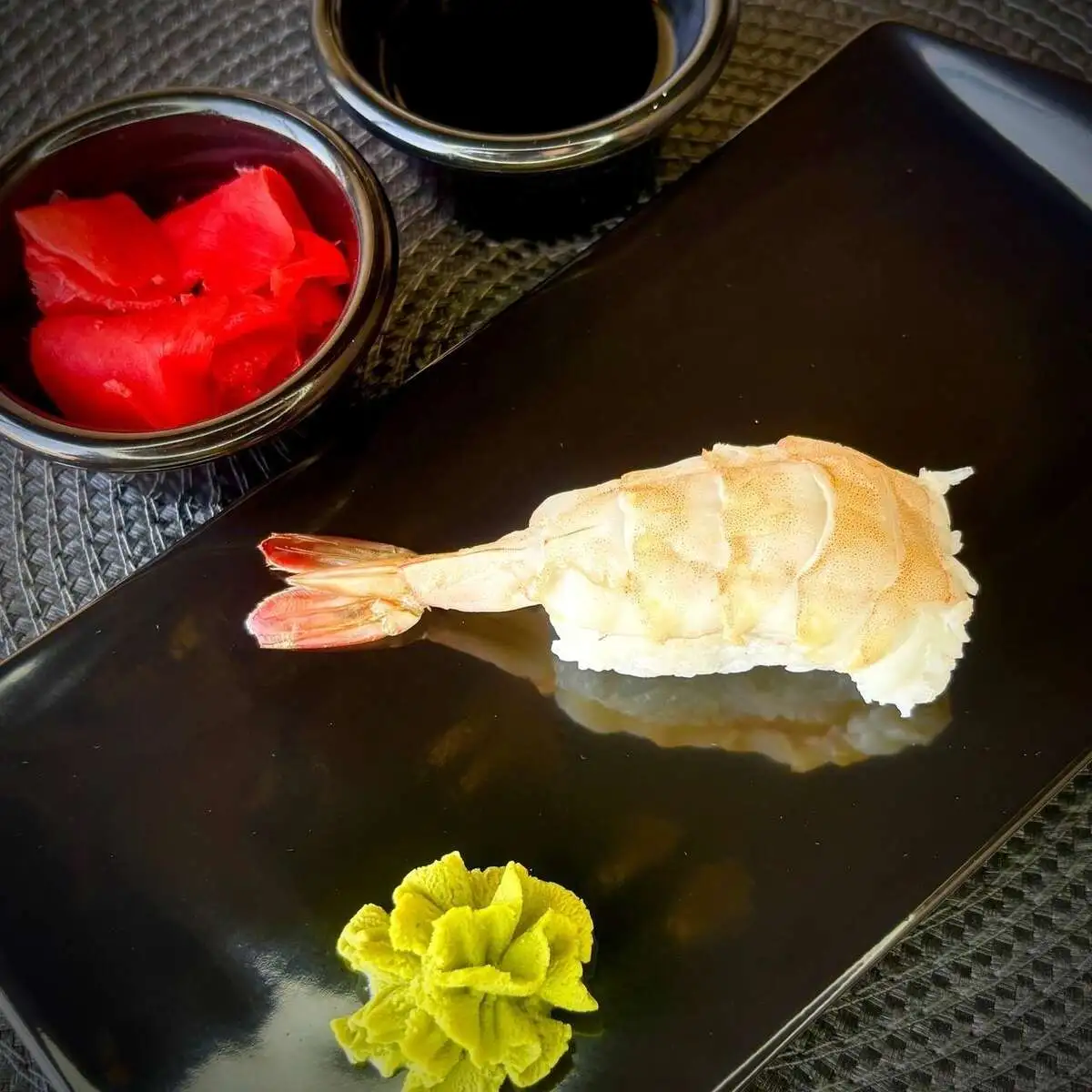 Суши с  креветкой 50 гр/Sushi with shrimp 50 gr