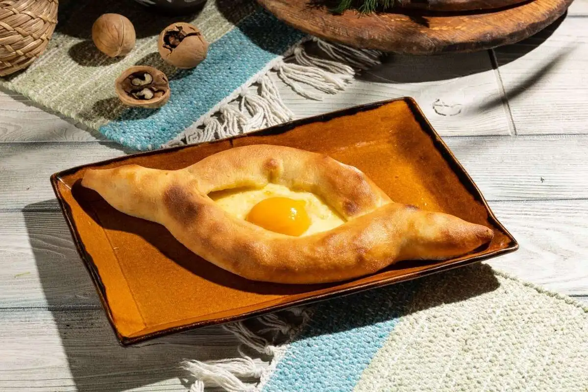 Хачапури по-аджарски 
