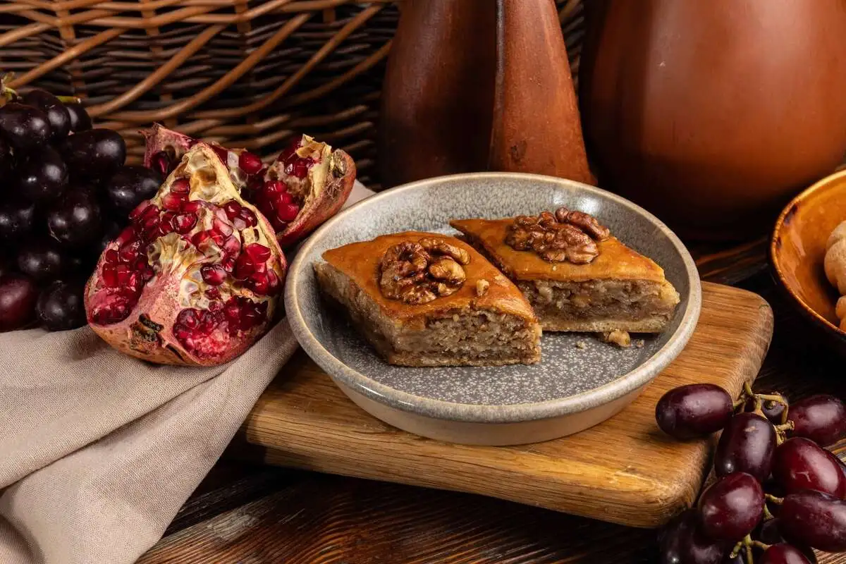 Пахлава с медом и грецкими орехами 
