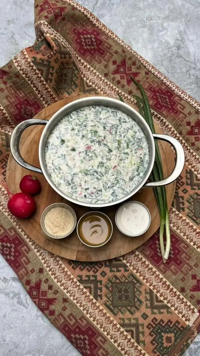 Окрошка на кефире с колбасой