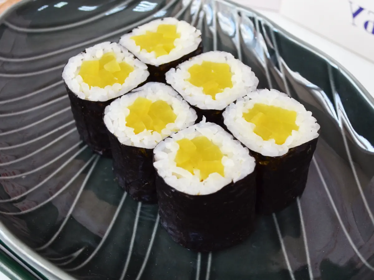 Ролл с дайконом