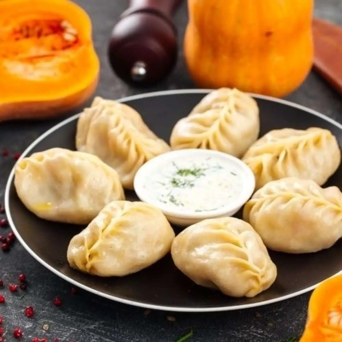 Манты с говядиной и тыквой