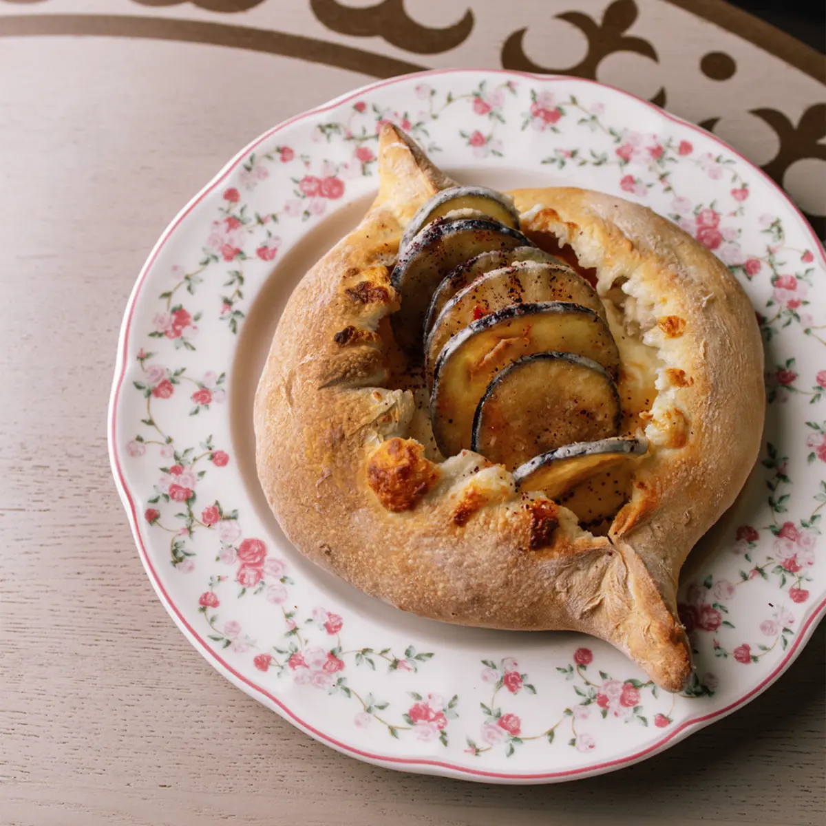 Хачапури с хрустящим баклажаном