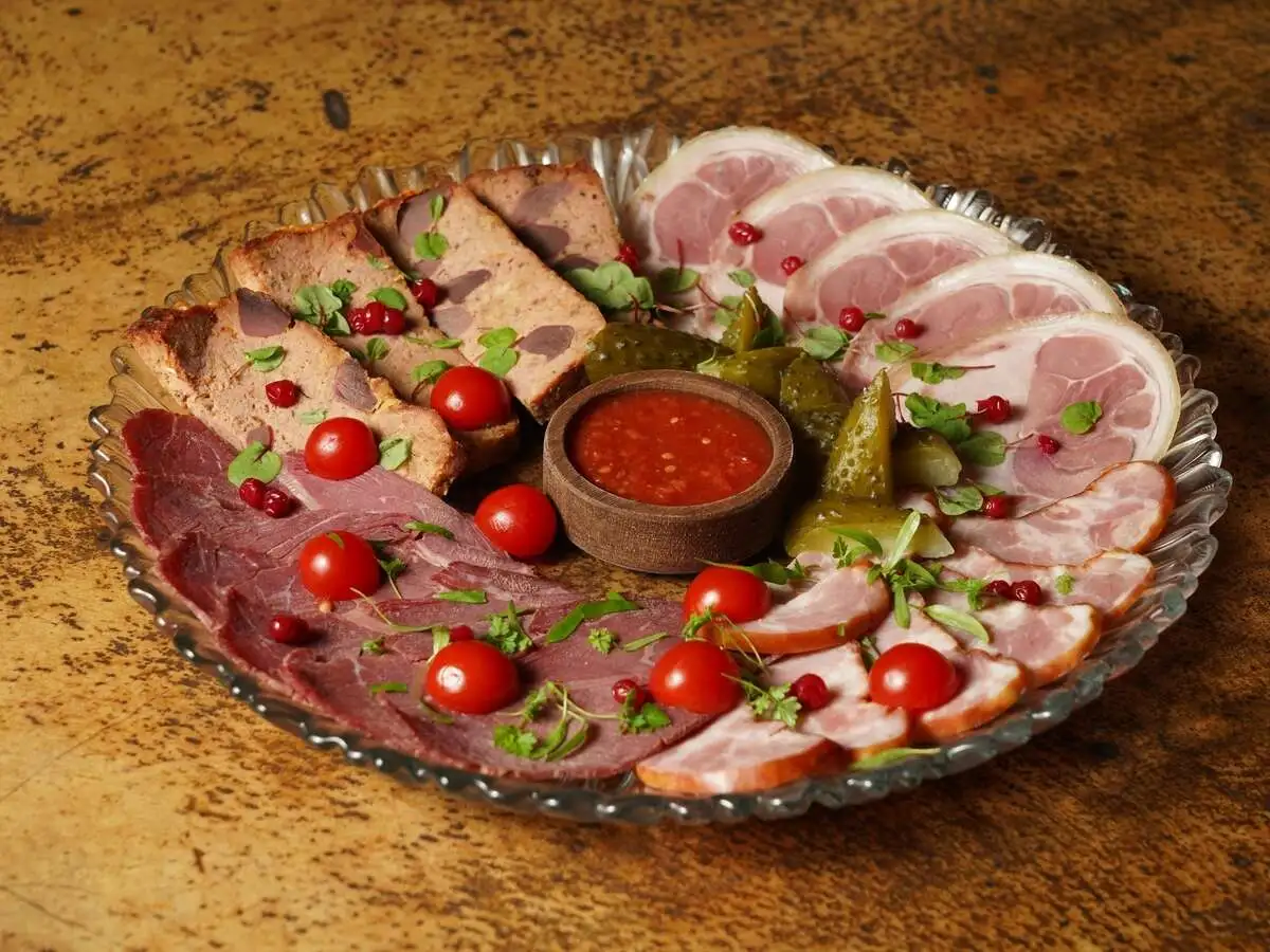 Домашние мясные деликатесы
