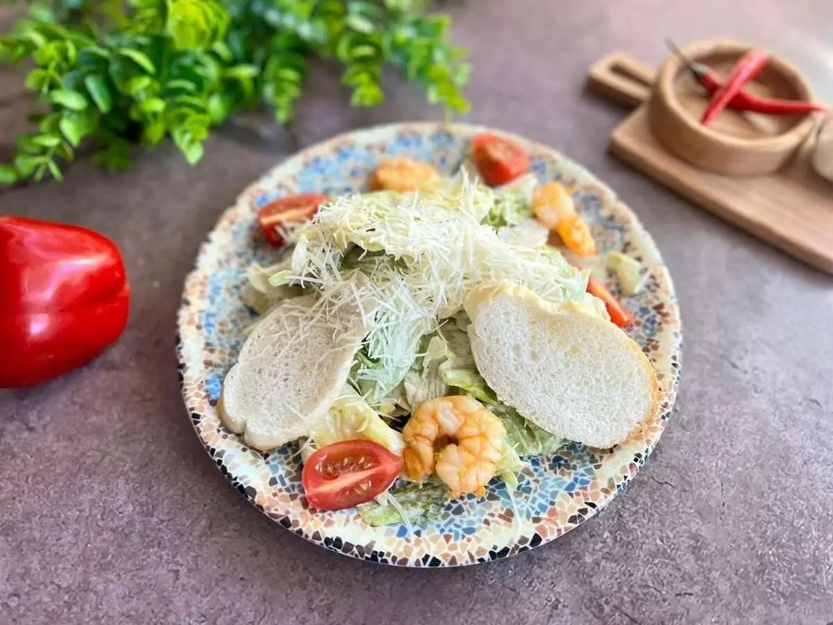 Цезарь с креветками 