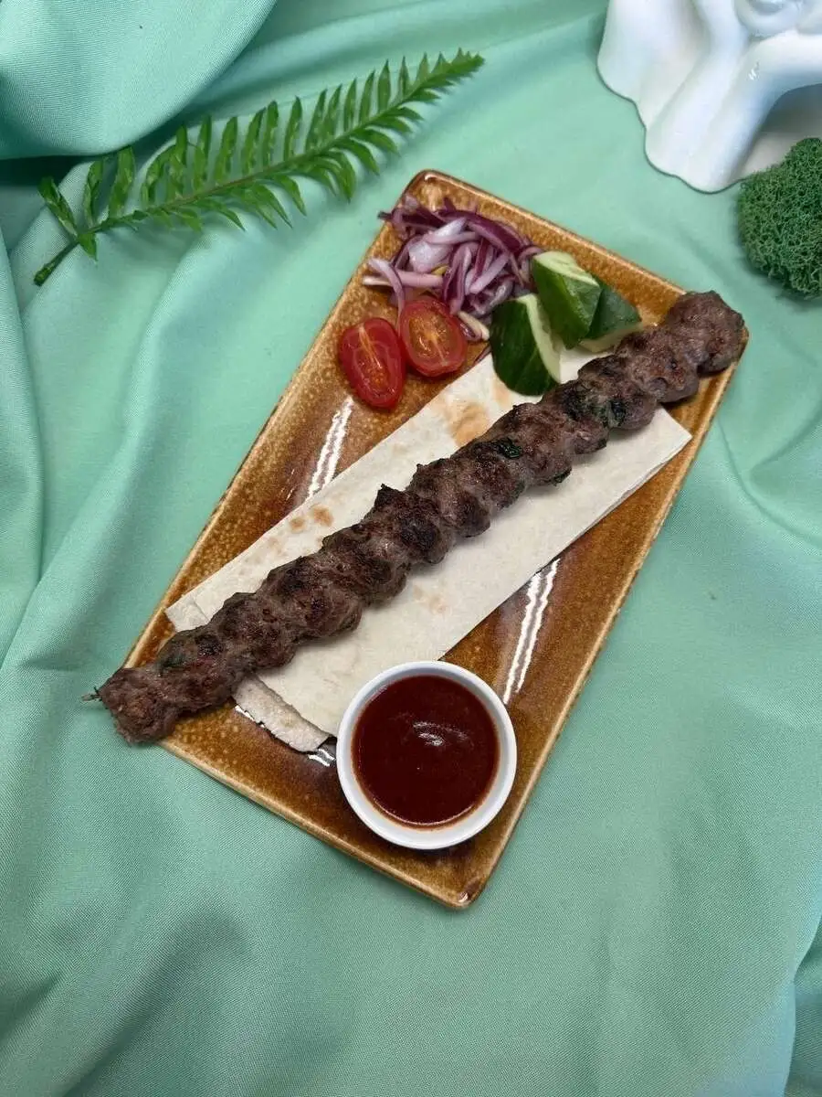 Люля кебаб говяжий на мангале, 140/50г