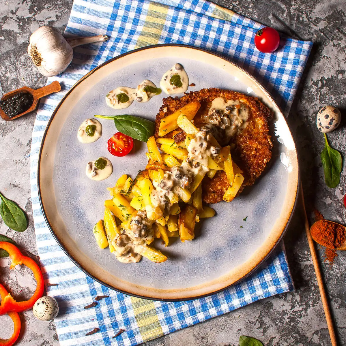 Куриное филе с жаренным картофелем