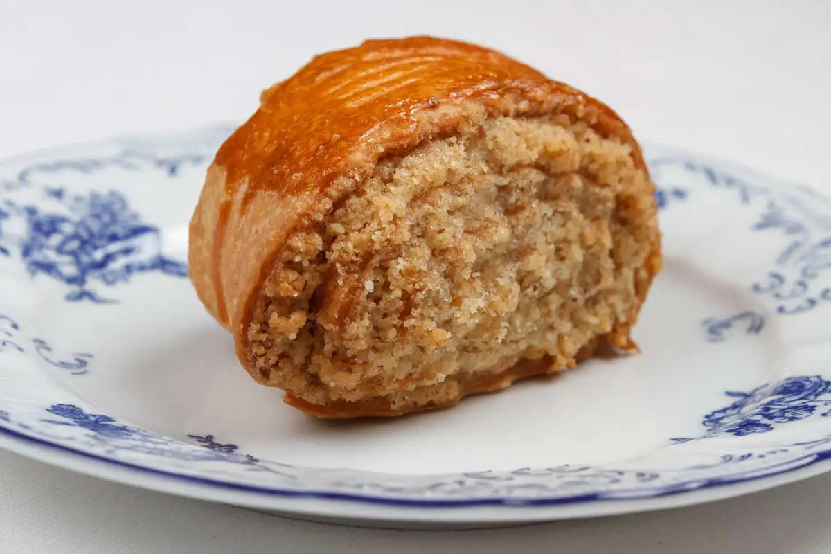 Када с орехами