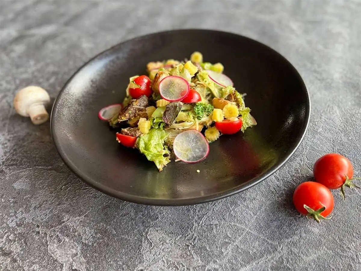 С вырезкой телёнка и овощами
