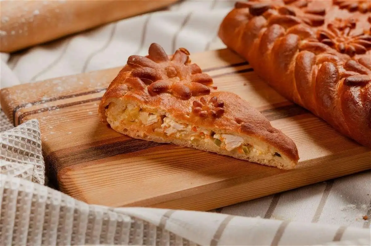 Пирог с индейкой и сыром