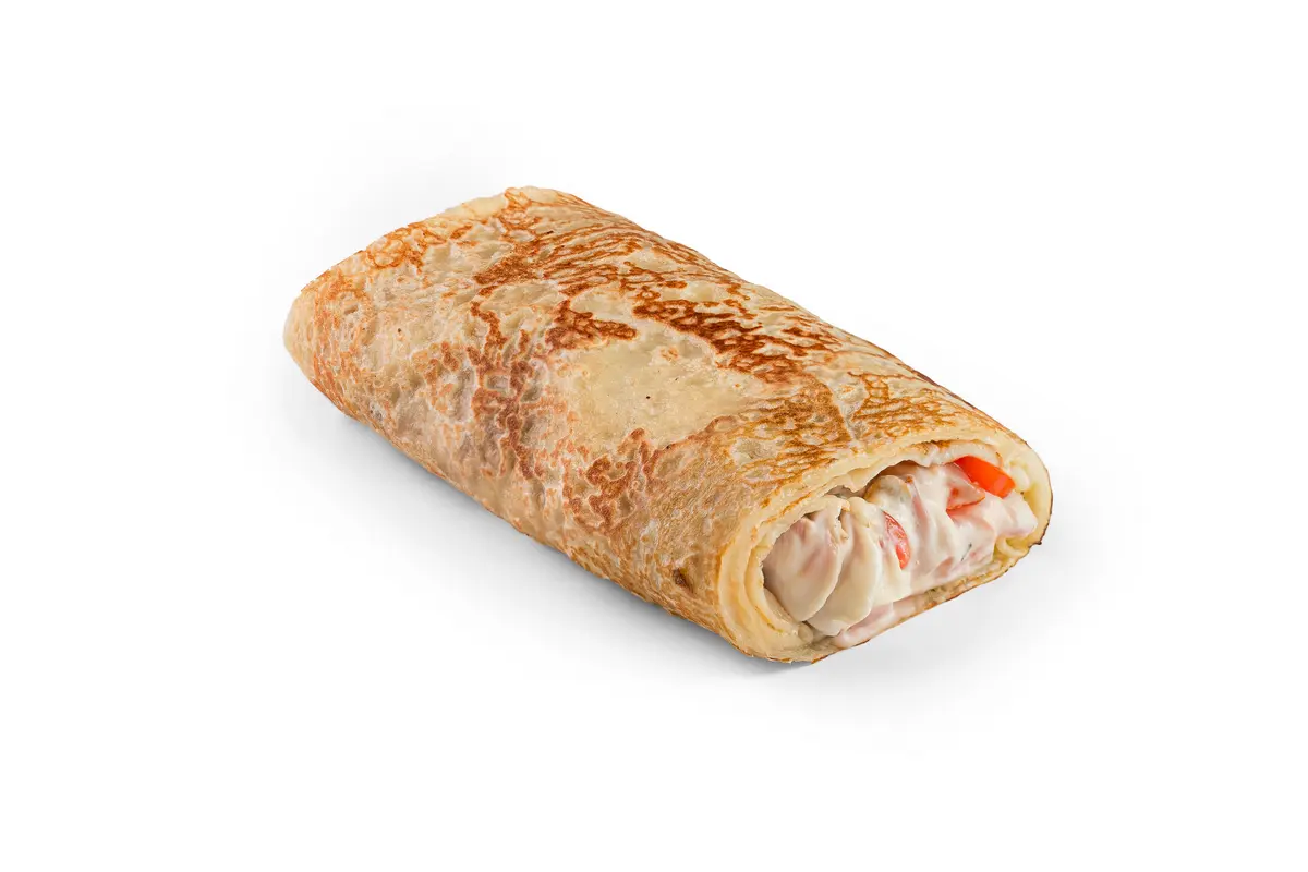 Блин с грудинкой, томатами и творожным сыром