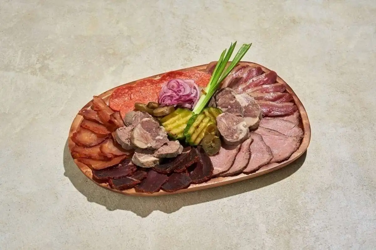 Мясная тарелка