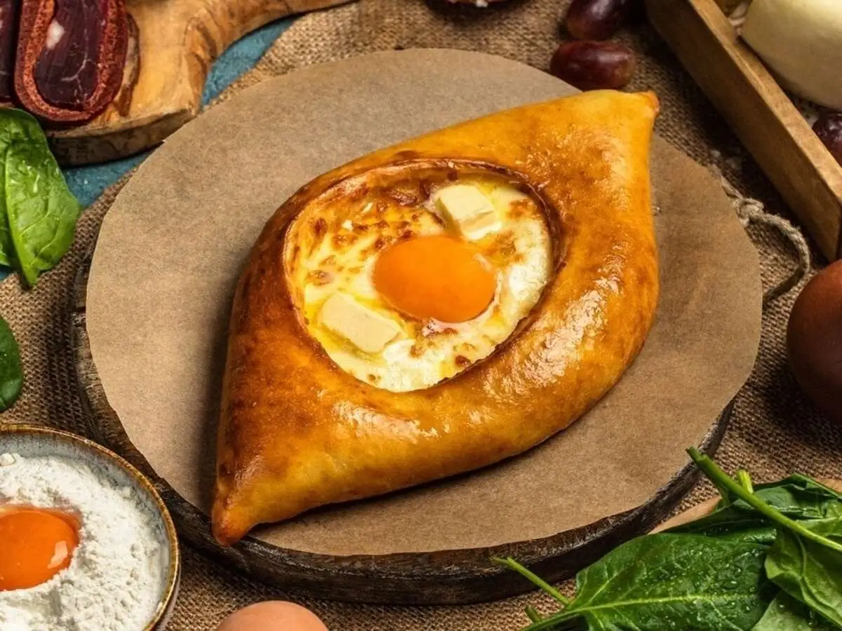 Хачапури по-аджарски
