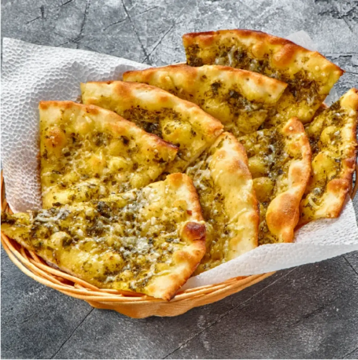 Фокачча с соусом песто