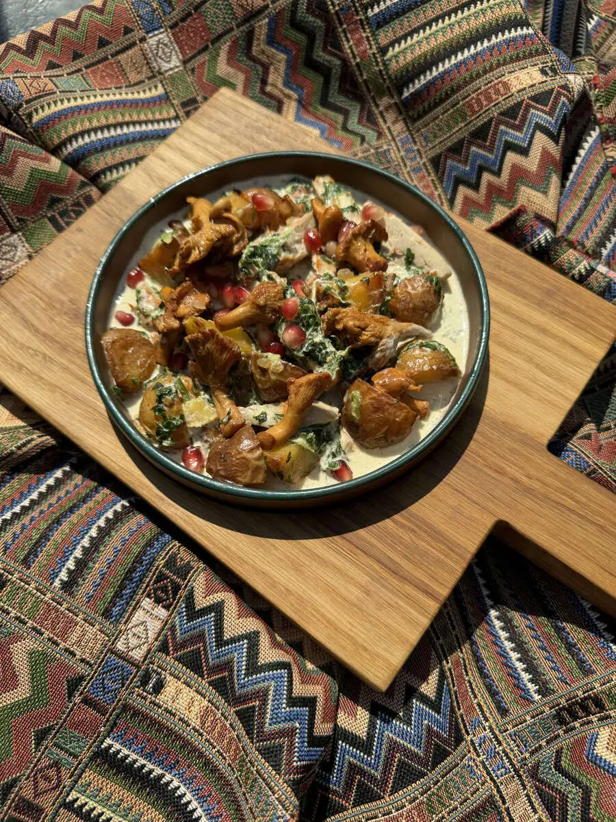 Цыпленок с лисичками