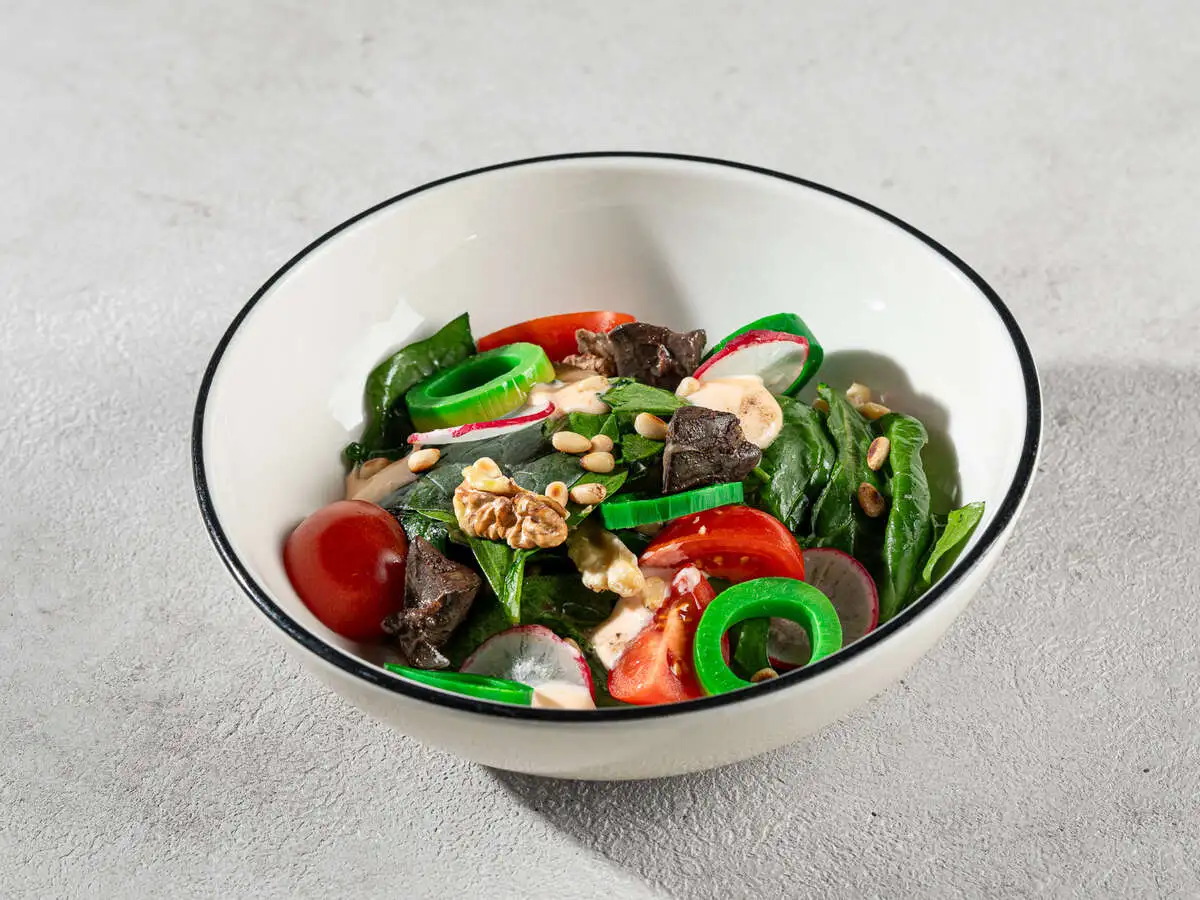 Салат с куриной печенью