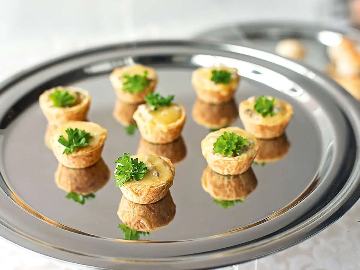 Тарталетка картофельная с жюльеном из курицы 1 шт.