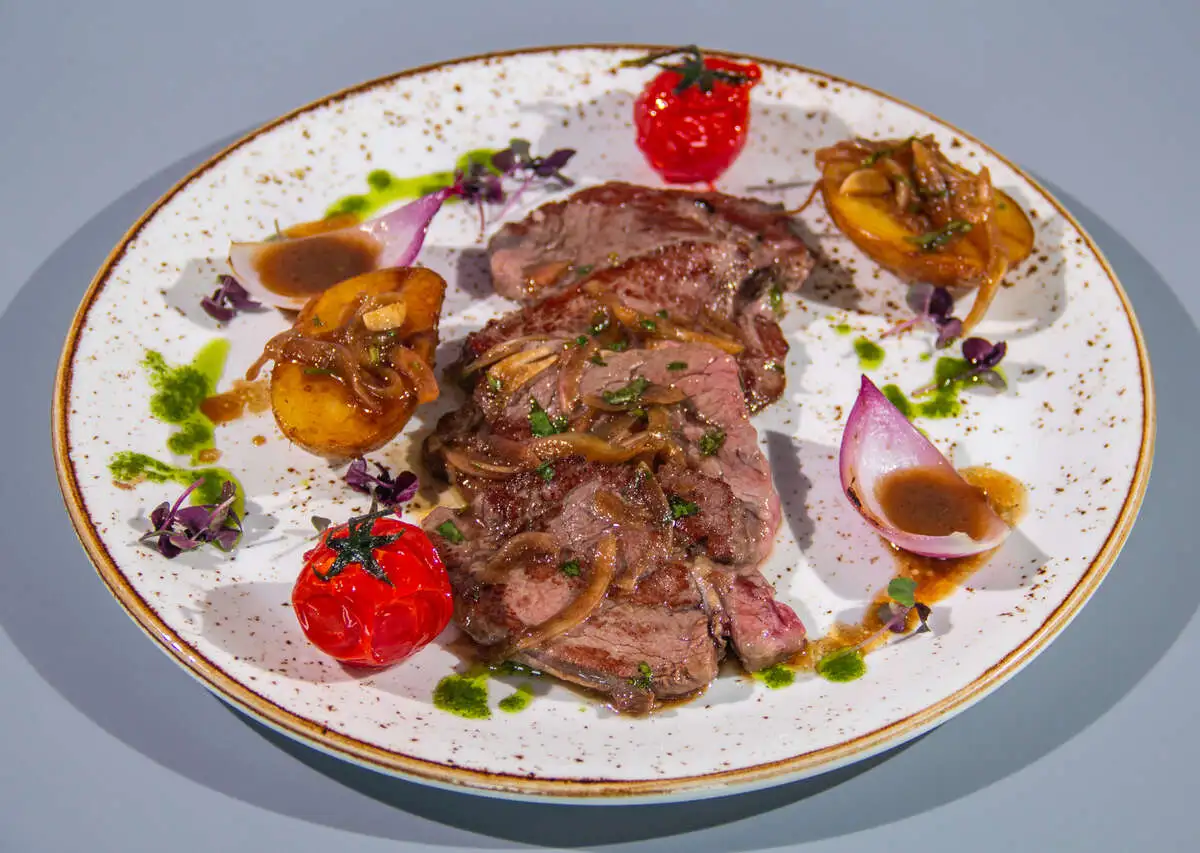 Мясо страуса с карт. и розм. 120/145/20г