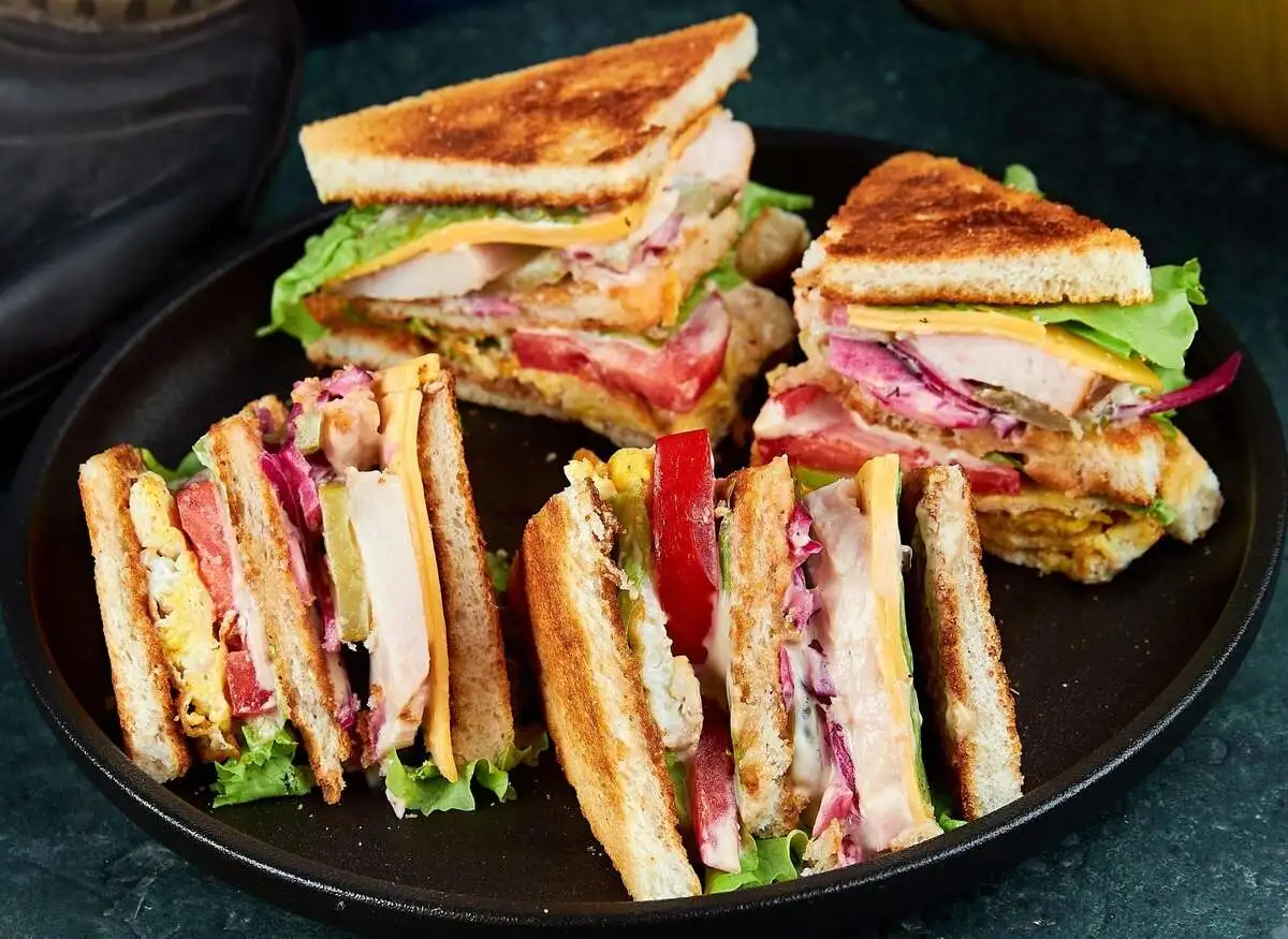 Сэндвич с копченой курицей