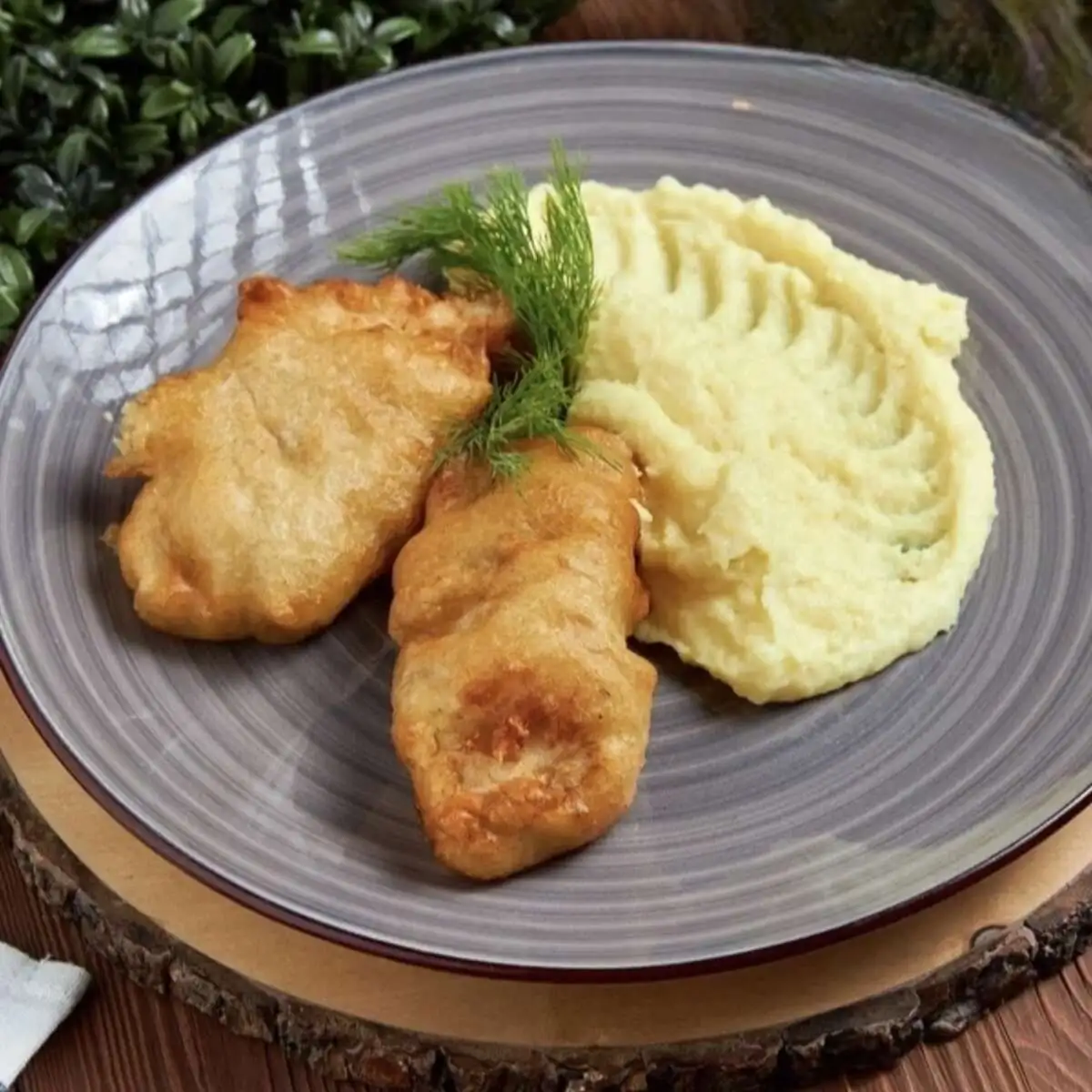 Жареный судак с картофельным пюре