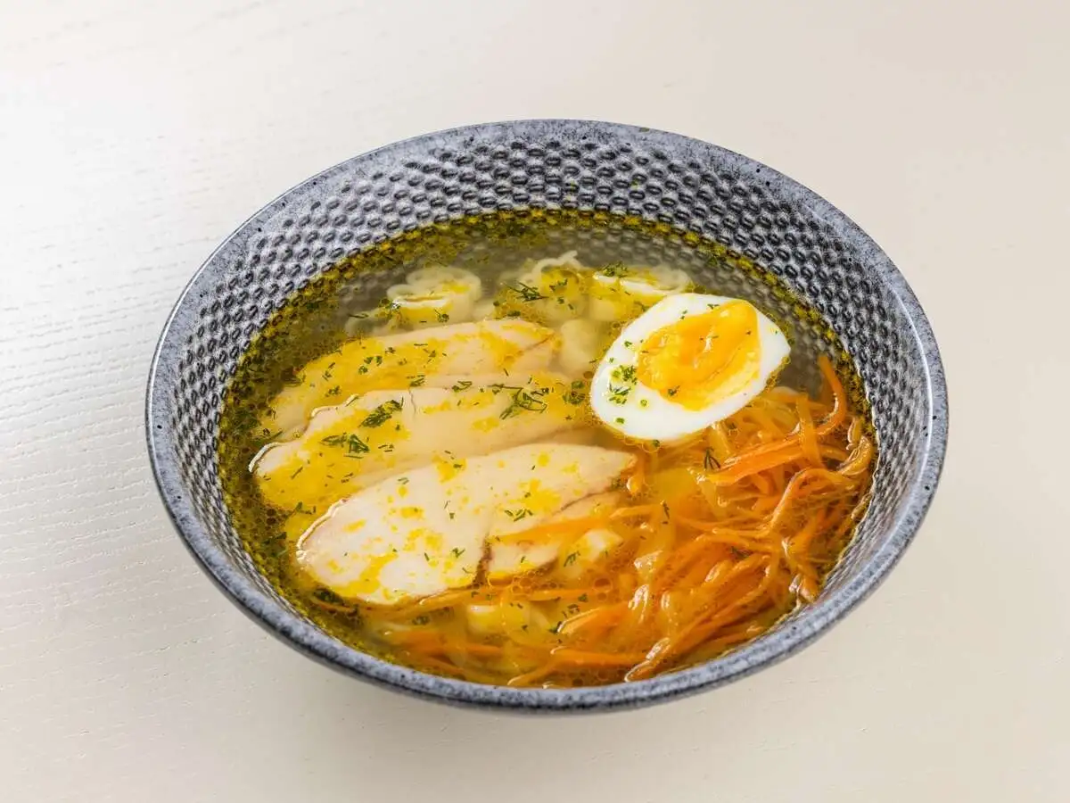 Суп куриный с лапками