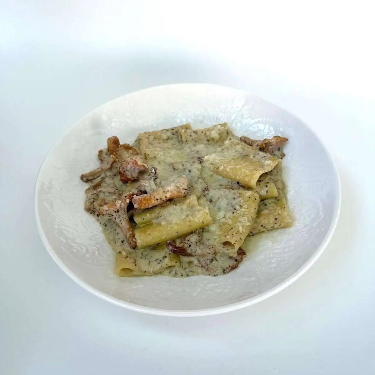 Паккери  с лисичками и трюфельным соусом 330