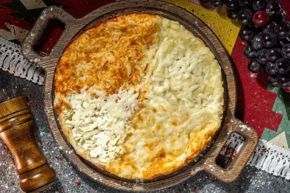 Хачапури 4 сыра